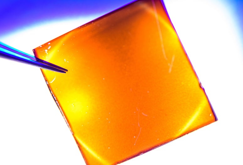 The manufacture of high-efficiency solar cells with layers of 2D and 3D perovskites may be simplified by solvents that allow solution deposition of one layer without destroying the other. 