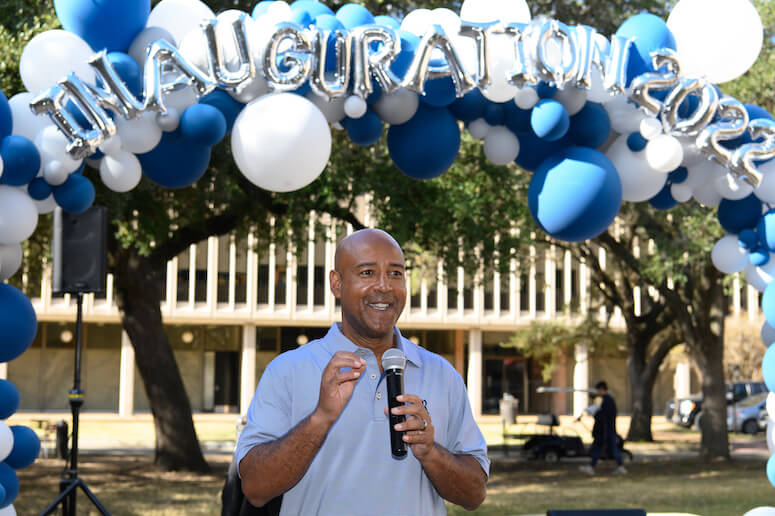 President Reginald DesRoches at graduate student inauguration reception