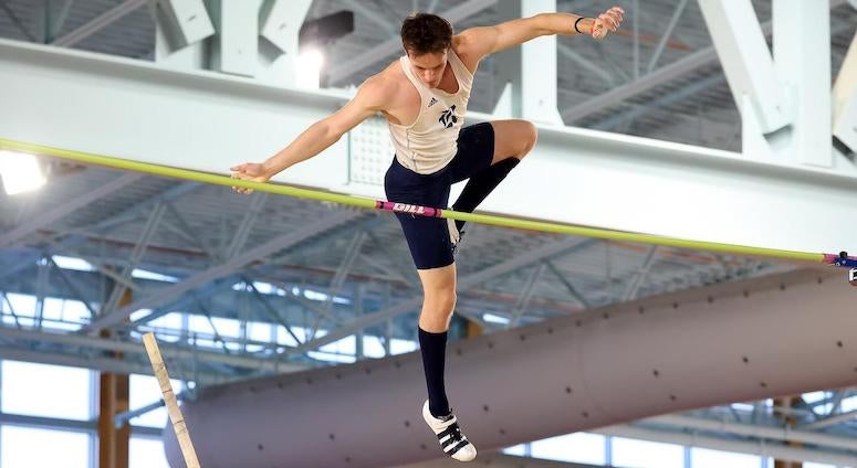 Alexander Slinkman tied a personal best in pole vault with a 5.51m (18'1") placing him tenth out of 16 competitors during the 2023 NCAA Indoor Championships.