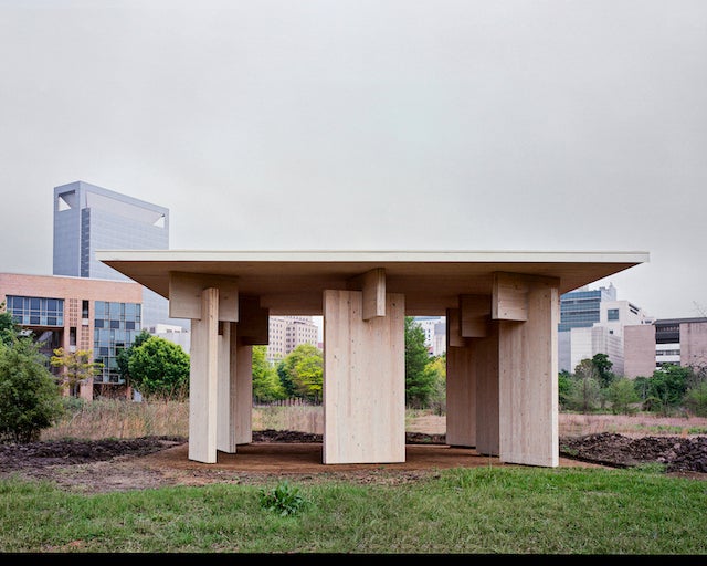 Made of cross-laminated timber and located on one of the most biodiverse university campuses in the country, the Johnson Owl Deck represents the first step in creating a world-class natural area while exemplifying the possibilities of a new sustainable construction method. 