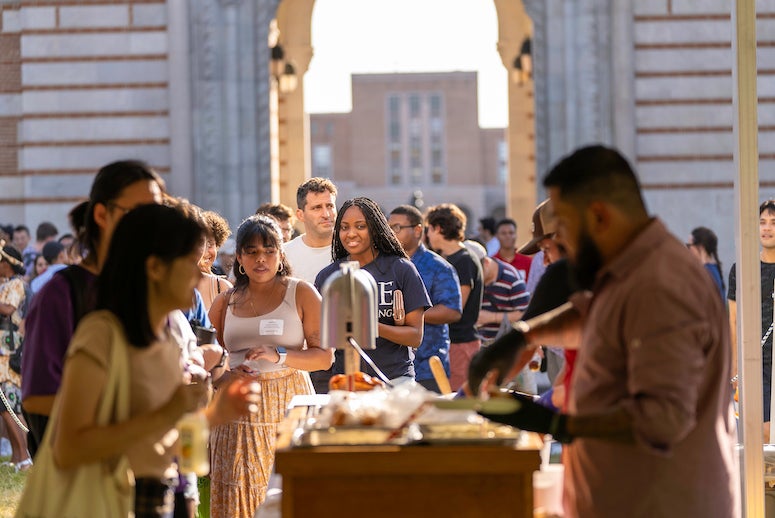 Rice University President Reginald DesRoches welcomed new graduate students with a tasty barbecue meal Aug. 15. 