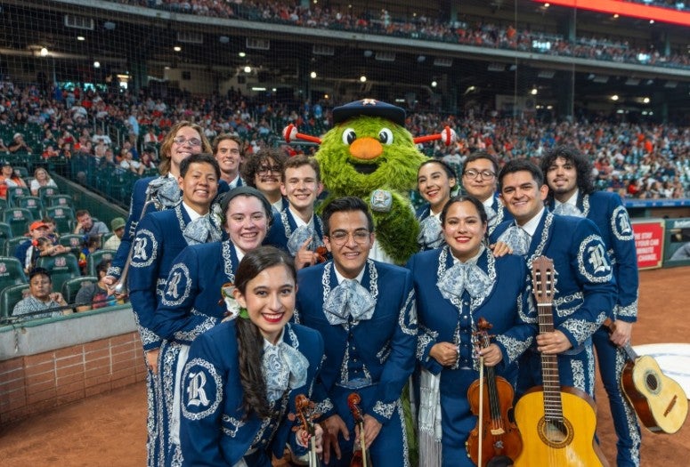 Mariachi Luna Llena at the Houston Astros game
