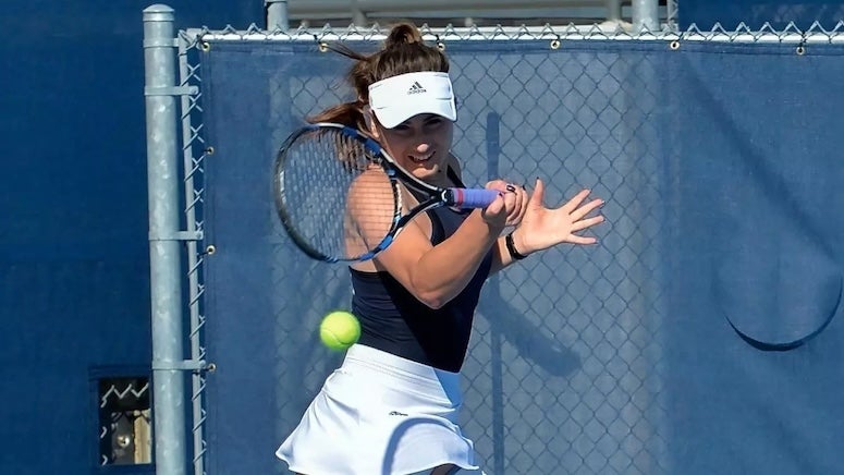 Sophomore Darya Schwartzman was named the singles champion, while Schwartzman and junior Saara Orav were named doubles champions on the final day of the Rice Invitational at the George R. Brown Tennis Center.