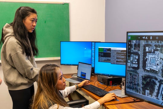 Researchers demonstrate UAS simulator in lab of Jing Chen