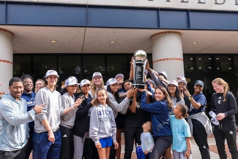 A day after capturing the American Athletic Conference Championship and clinching a spot in the women’s NCAA Tournament, the Rice women’s basketball team arrived back on campus to a horde of Owl fans waiting to cheer them on at Tudor Fieldhouse March 14.