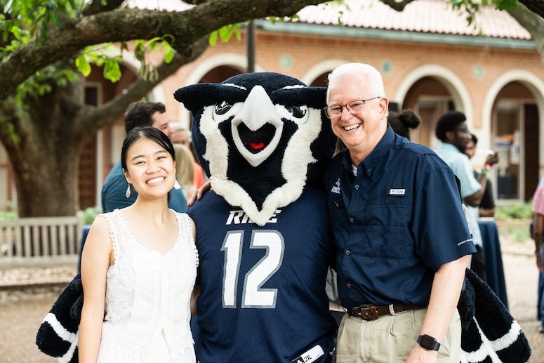 Students, faculty and staff gathered to celebrate a year of leader development at the Ray Courtyard last week as Rice University’s Doerr Institute for New Leaders held its annual end-of-year bash.