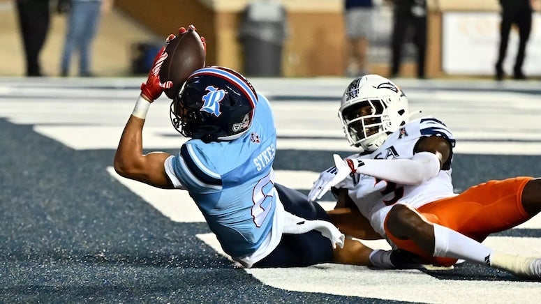 E.J. Warner found Matt Sykes with an 18-yard touchdown with four seconds remaining to lift Rice to a 29-27 win over UTSA Oct. 12.