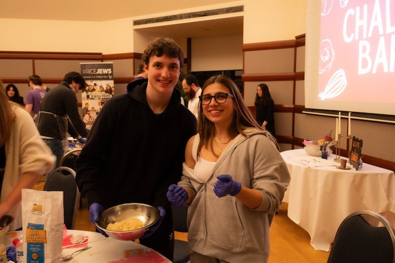 Rice students enjoy Challah baking event hosted by Chabad at Rice.