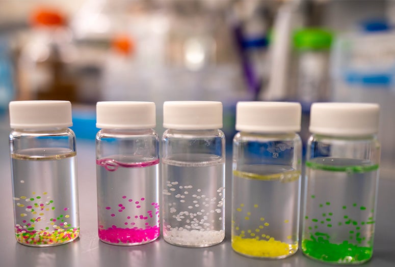 vials with alginate capsules