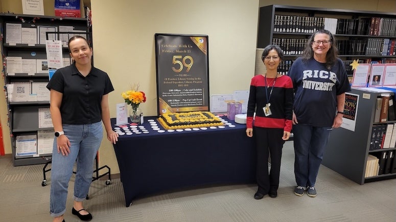 Students, faculty and staff gathered at Fondren Library March 27 to celebrate nearly six decades of the library’s participation in the U.S. Federal Depository Library Program (FDLP).
