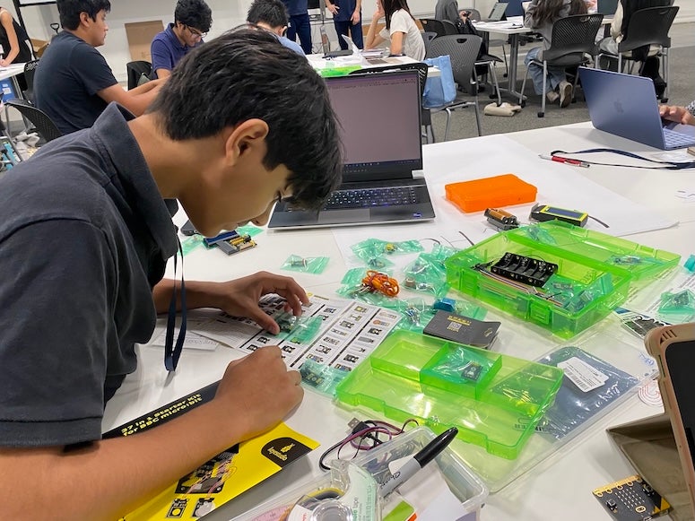 Seventy-eight high school students from across the greater Houston area gathered at Rice University last month for the annual Young Scholars Invent program, a hands-on learning experience that challenged participants to develop affordable digital health solutions while gaining exposure to entrepreneurship, engineering and innovation.