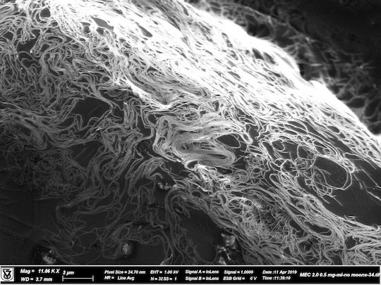 A spaghettilike tangle of carbon nanotubes seen in a microscope image will no longer be an issue when processed with a solvent developed at Rice University. The solvent will enable applications for carbon nanotubes that go beyond the production of conductive fibers, including 3D and roll-to-roll printing. (Credit: Pasquali Research Group/Rice University)