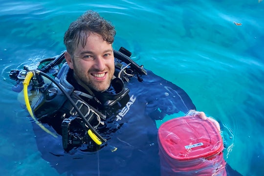 Rice University alumnus Carsten Grupstra on a research dive