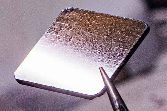 thin film of 2D halide perovskite crystals