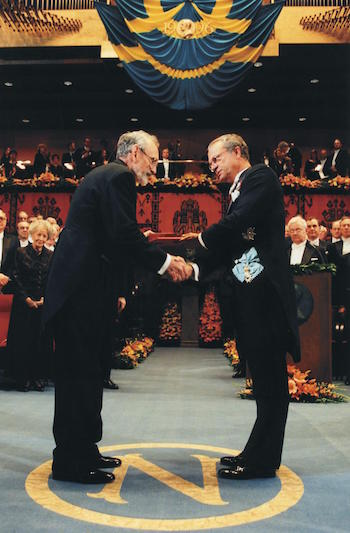 Robert Curl receiving the Nobel Prize in 1996