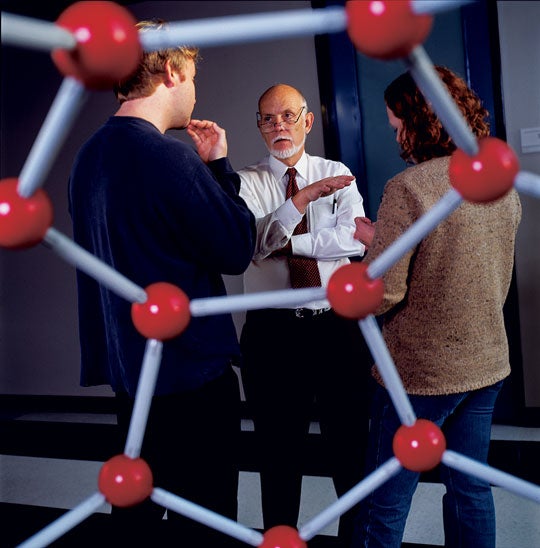 Rick Smalley speaking with students at the Carbon Nanotechnology Laboratory