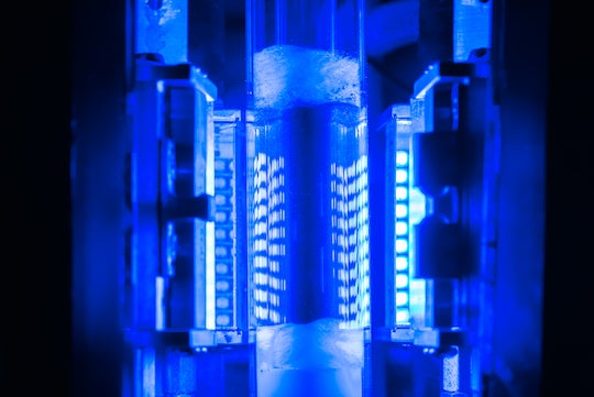 A reaction cell tests copper-iron plasmonic photocatalysts for hydrogen production from ammonia. Photo by Brandon Martin