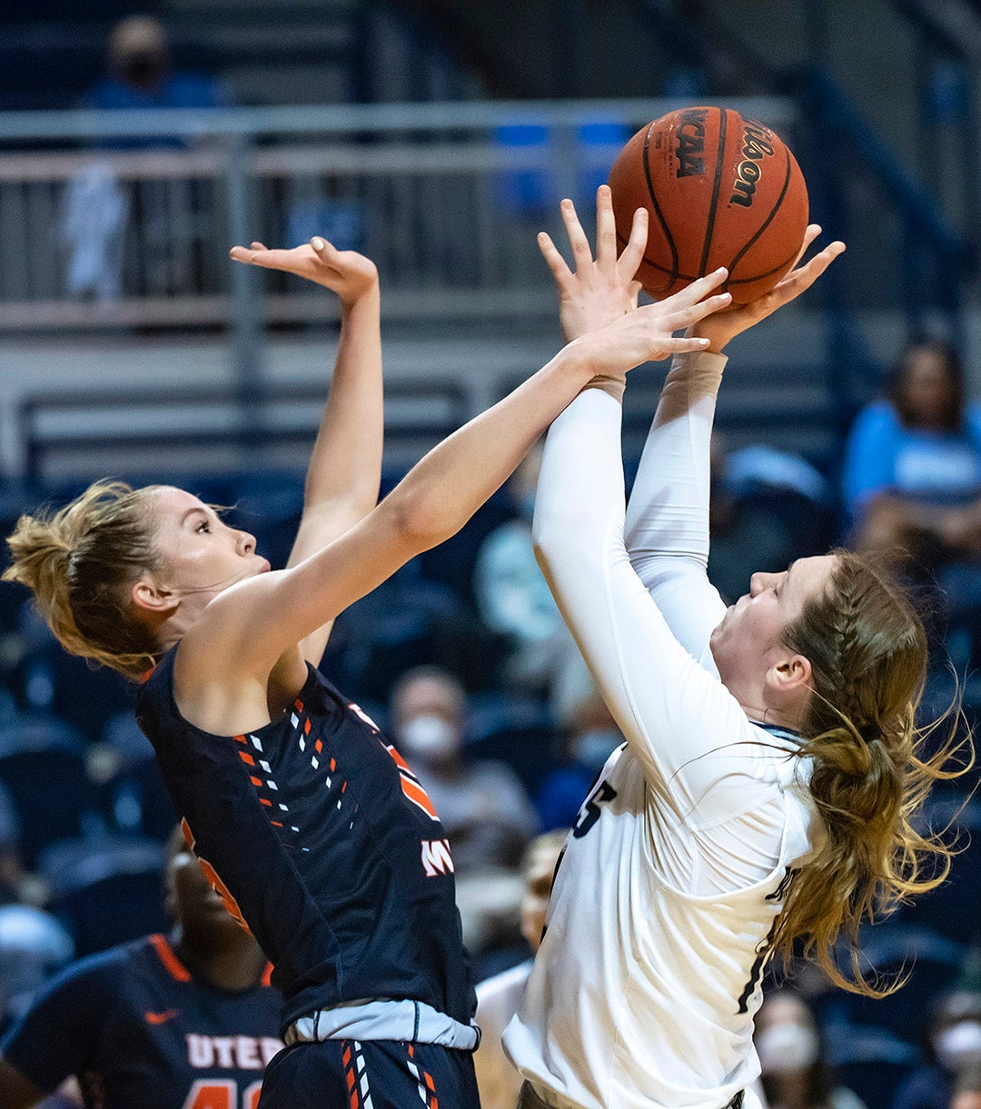 The Rice women's basketball team takes on UTEP March 3 at Tudor Fieldhouse. (Photo by Tommy LaVergne)