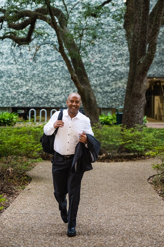 DesRoches enters Allen Center for first time as Rice President