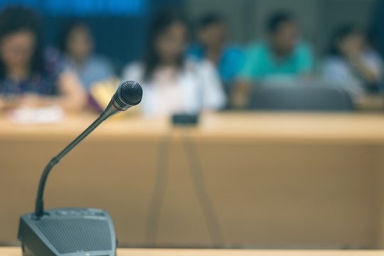 Congressional hearing example