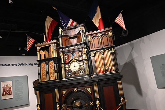 Eighth wonder of the world clock