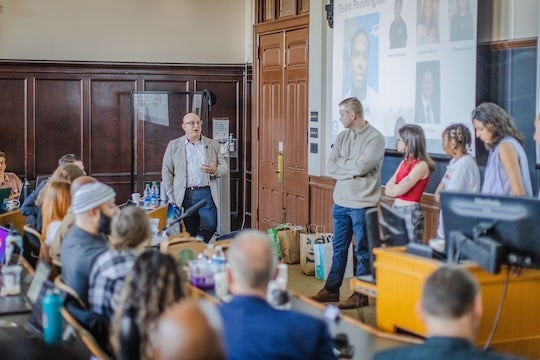 Marty Tankleff (center), whose wrongful conviction and eventual exoneration helped inspire Making an Exoneree, visits students during Rice University’s inaugural offering of the course.