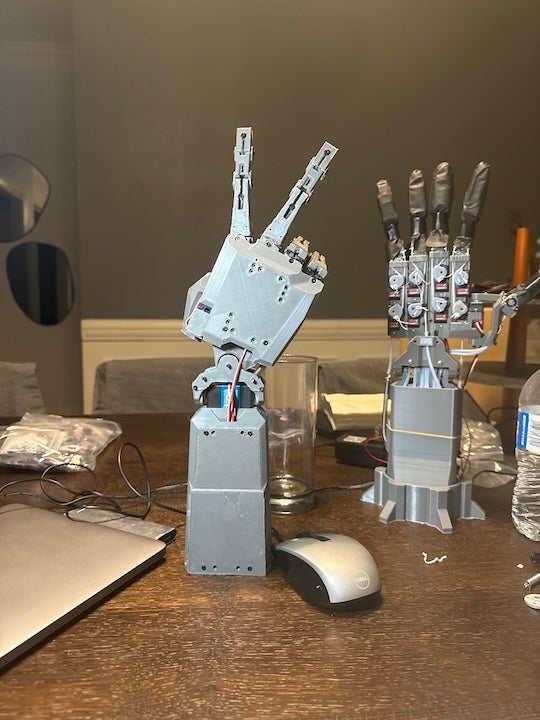 prosthetic hand