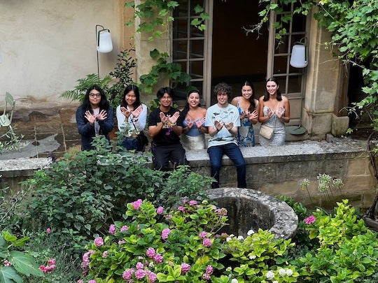 Rice students pose for a photo while participating in second Rice student summer intensive program, Unlearning Paris.