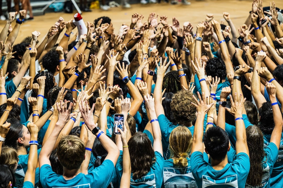 Incoming class fills Tudor Fieldhouse with ‘unbelievable energy’ to ...