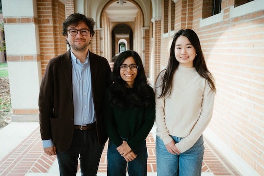 Raudel Avila and researchers