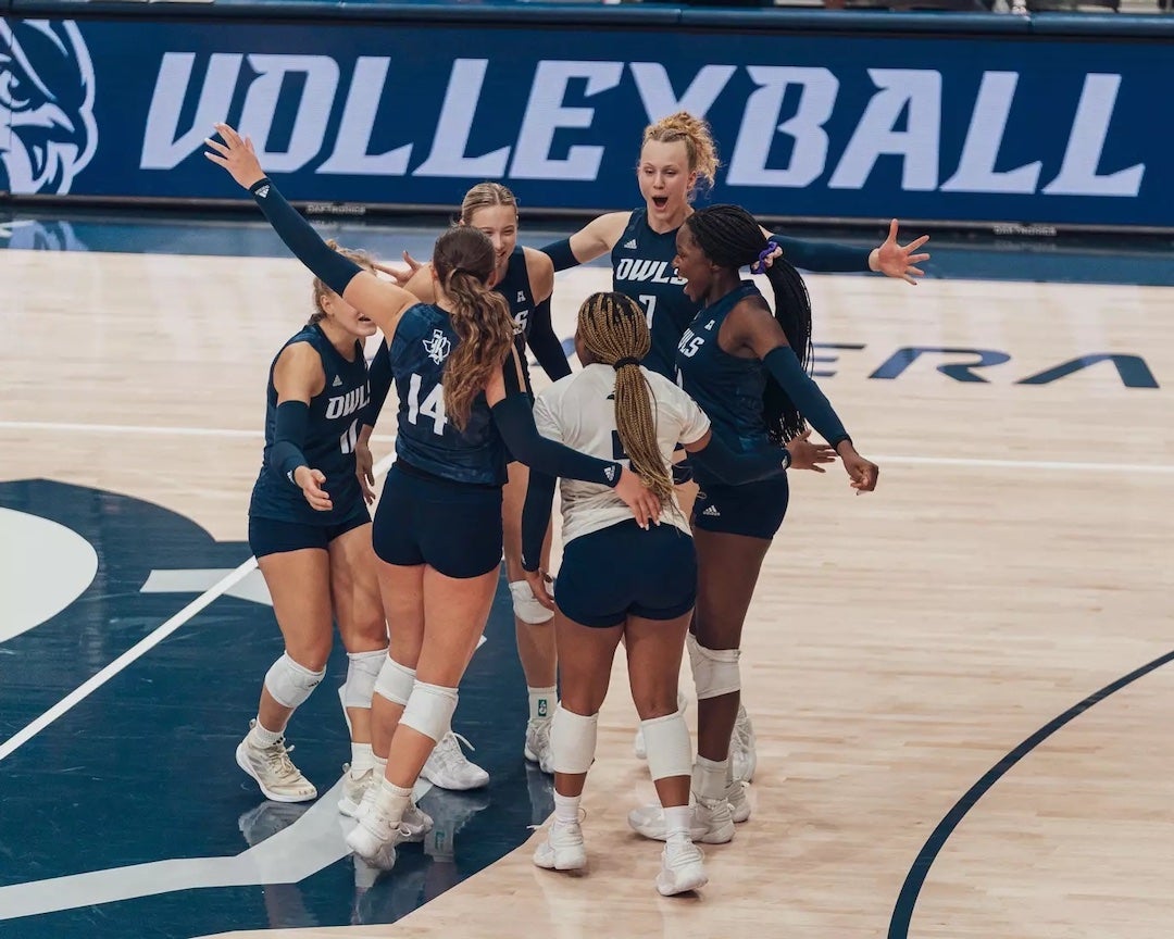 The No. 23-ranked Rice Owls volleyball team took down No. 22 University of Southern California in straight sets Aug. 26 at Tudor Fieldhouse.