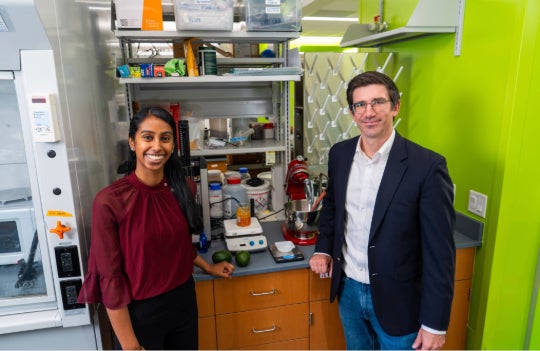Neethu Pottackal and Daniel Preston in the lab (Photos and video by Brandon Martin/Rice University). 