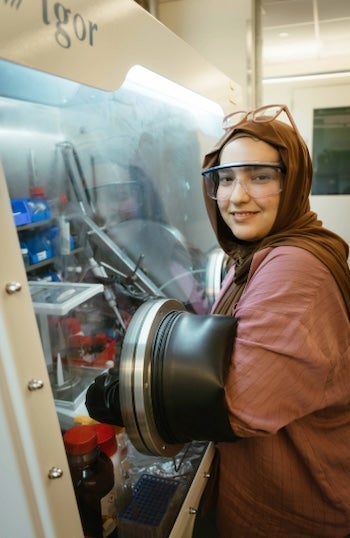 Zina Deriche in the lab