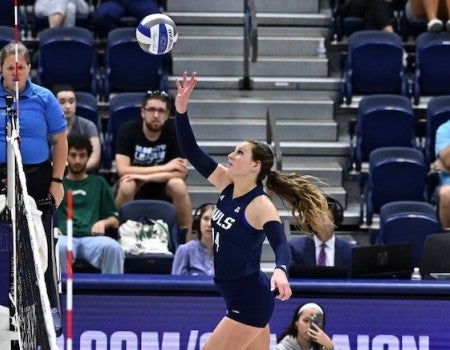 The Rice volleyball team picked up right where they left off to end non-conference play by sweeping UAB 3-0 (25-23, 25-12, 25-20) Wednesday night at Tudor Fieldhouse in the team's debut in the American Athletic Conference. With the win, Rice moves to 7-4 (1-0 AAC).