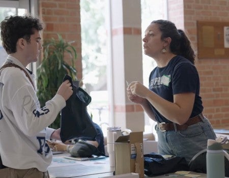 Students volunteer during Owl Access.